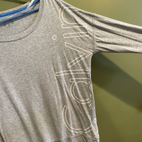 CALVIN KLEIN LONG SLEEVE T-SHIRT Sz MEDIUM - Picture 5 of 7